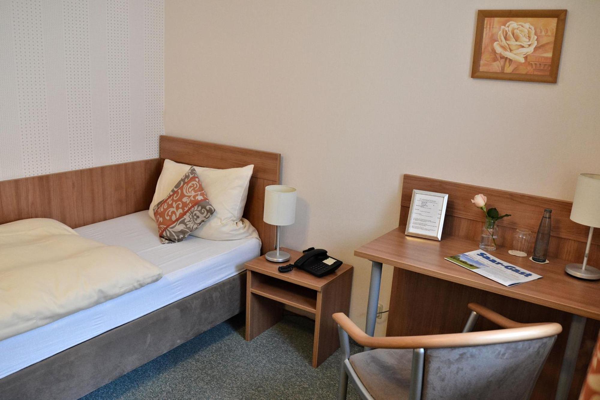Rosenhotel Scherer Schiffweiler Zewnętrze zdjęcie
