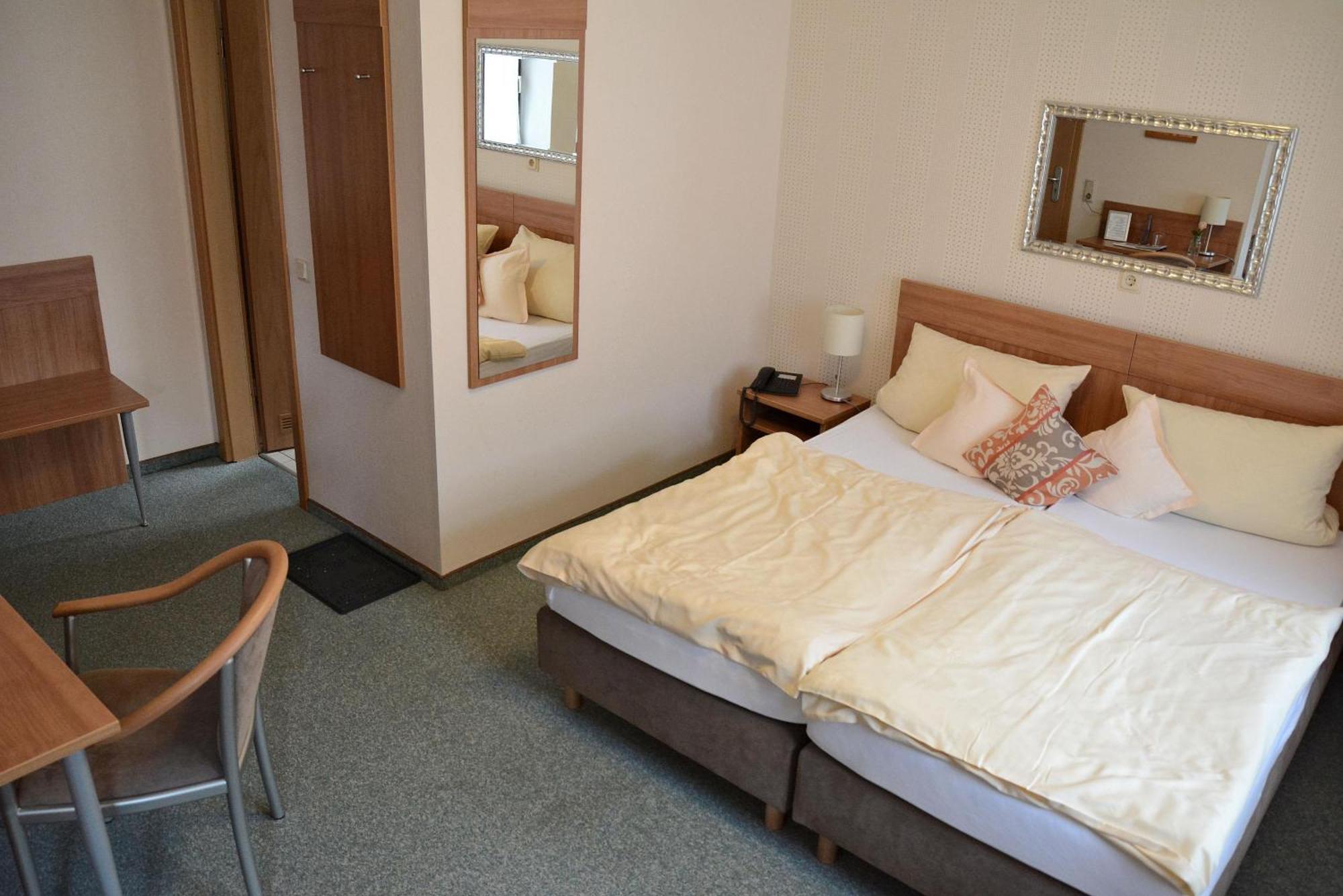 Rosenhotel Scherer Schiffweiler Zewnętrze zdjęcie