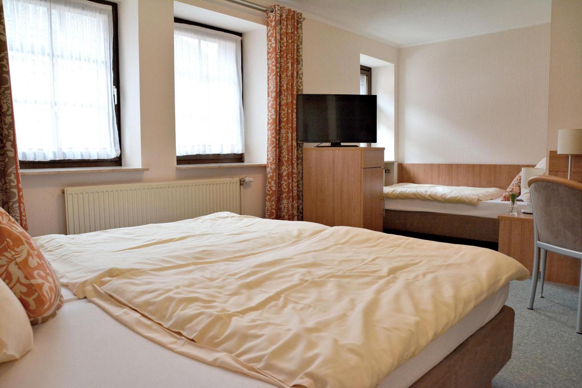 Rosenhotel Scherer Schiffweiler Zewnętrze zdjęcie