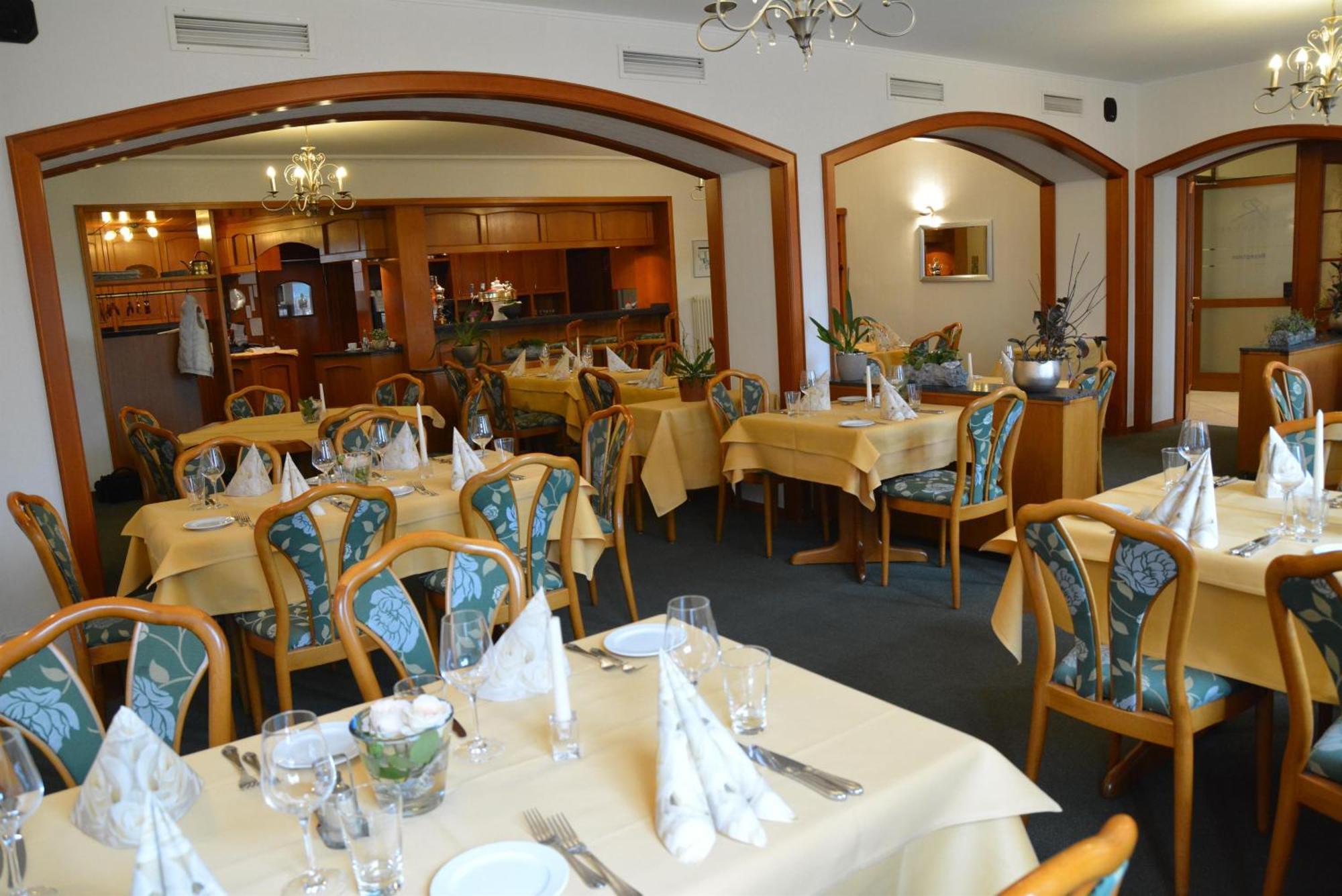 Rosenhotel Scherer Schiffweiler Zewnętrze zdjęcie
